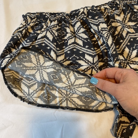 🎀 5/$20 🎀 Victoria secret PINK snowflake pj shorts size medium - Picture 10 of 12